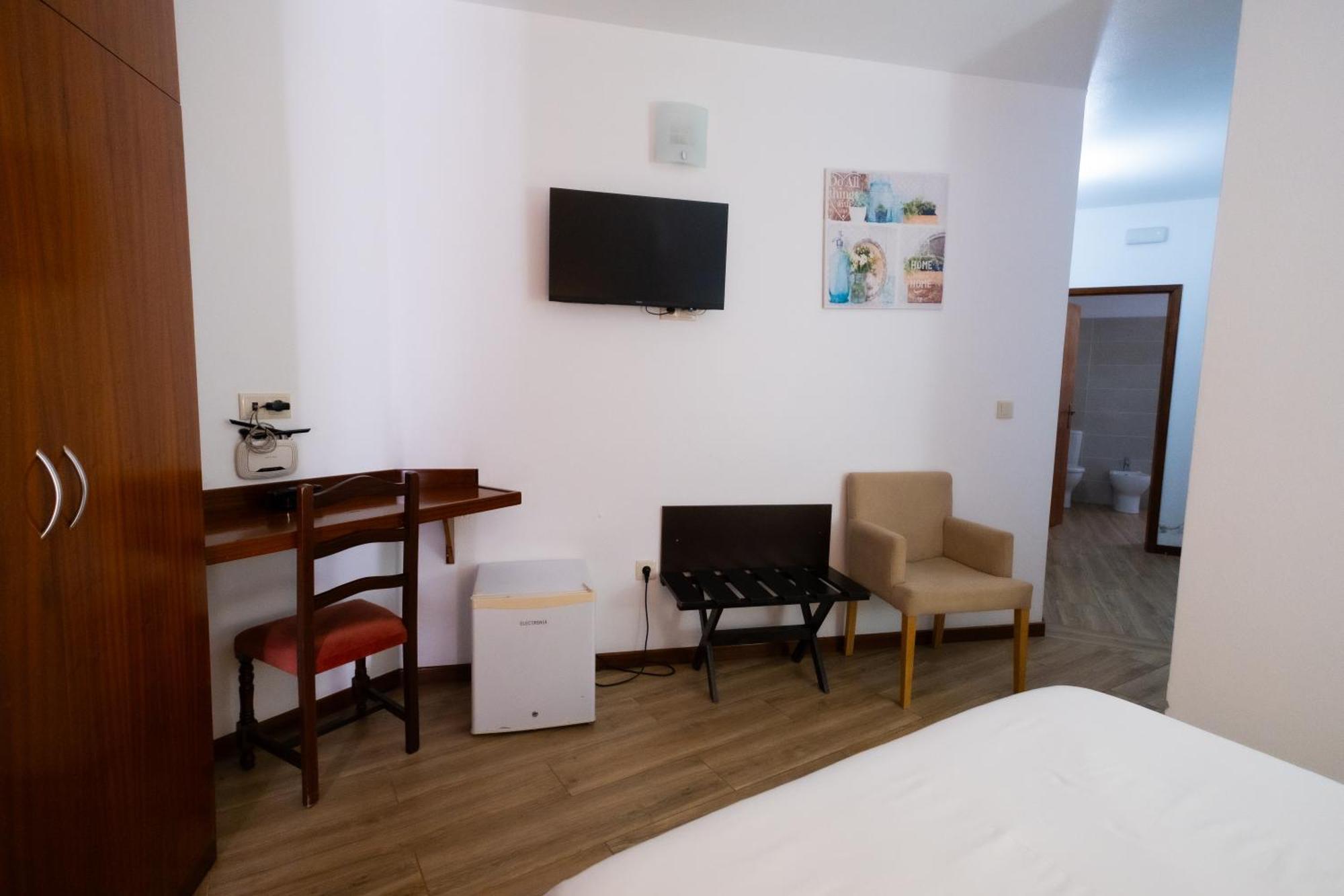 Residencial Familia Hotel Machico  Exterior photo