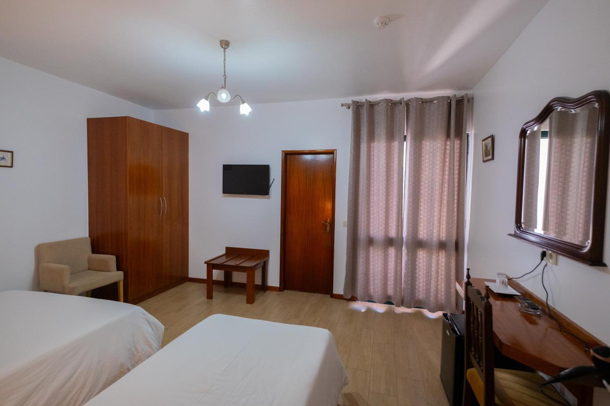 Residencial Familia Hotel Machico  Exterior photo