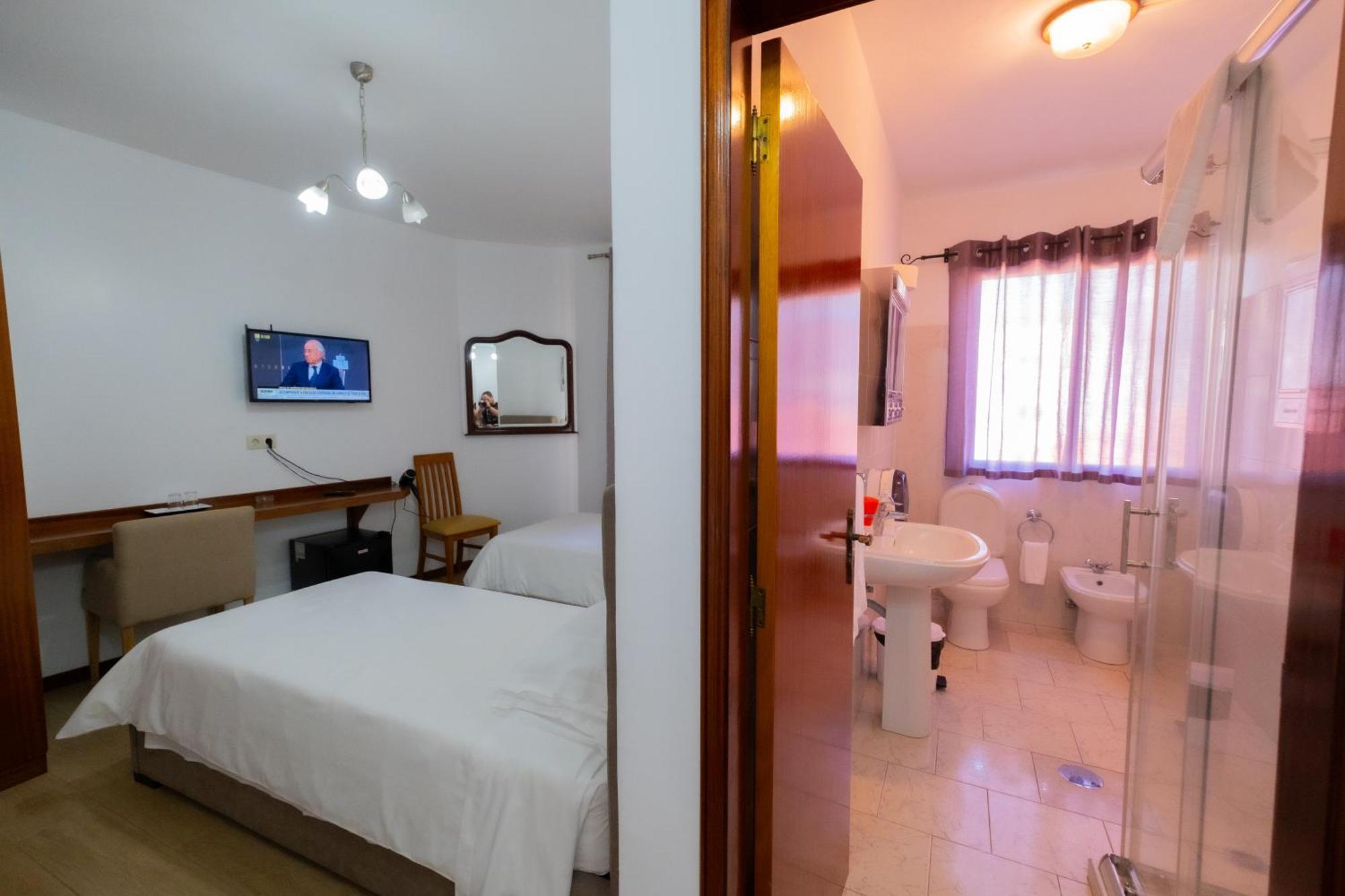 Residencial Familia Hotel Machico  Exterior photo
